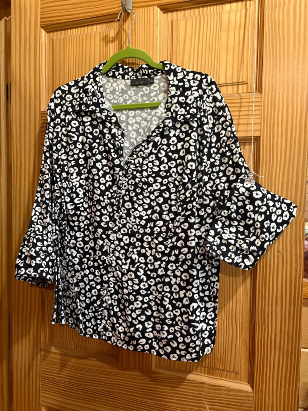 Apt. 9 Black and White Leopard-Print Button-Up Blouse